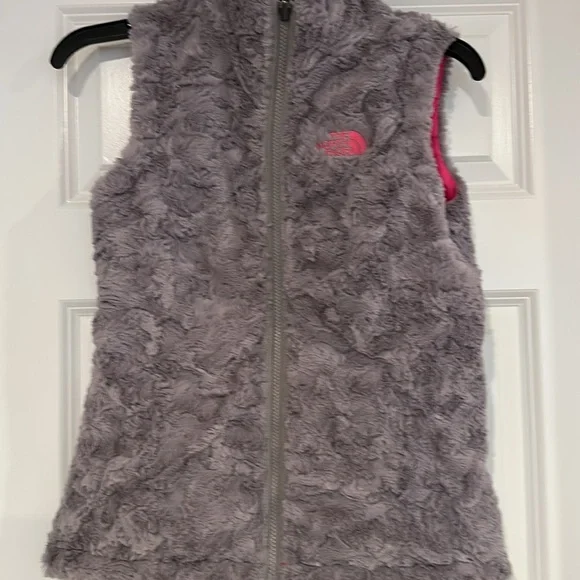Kid’s reversible North Face Vest
